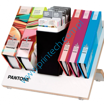 Wzorniki Pantone Plus Reference Library pełna biblioteka referencyjna z kolorami Pantone na stendzie - Pantone GPC305, Wzorniki, próbniki kolorów Pantone Wrocław
